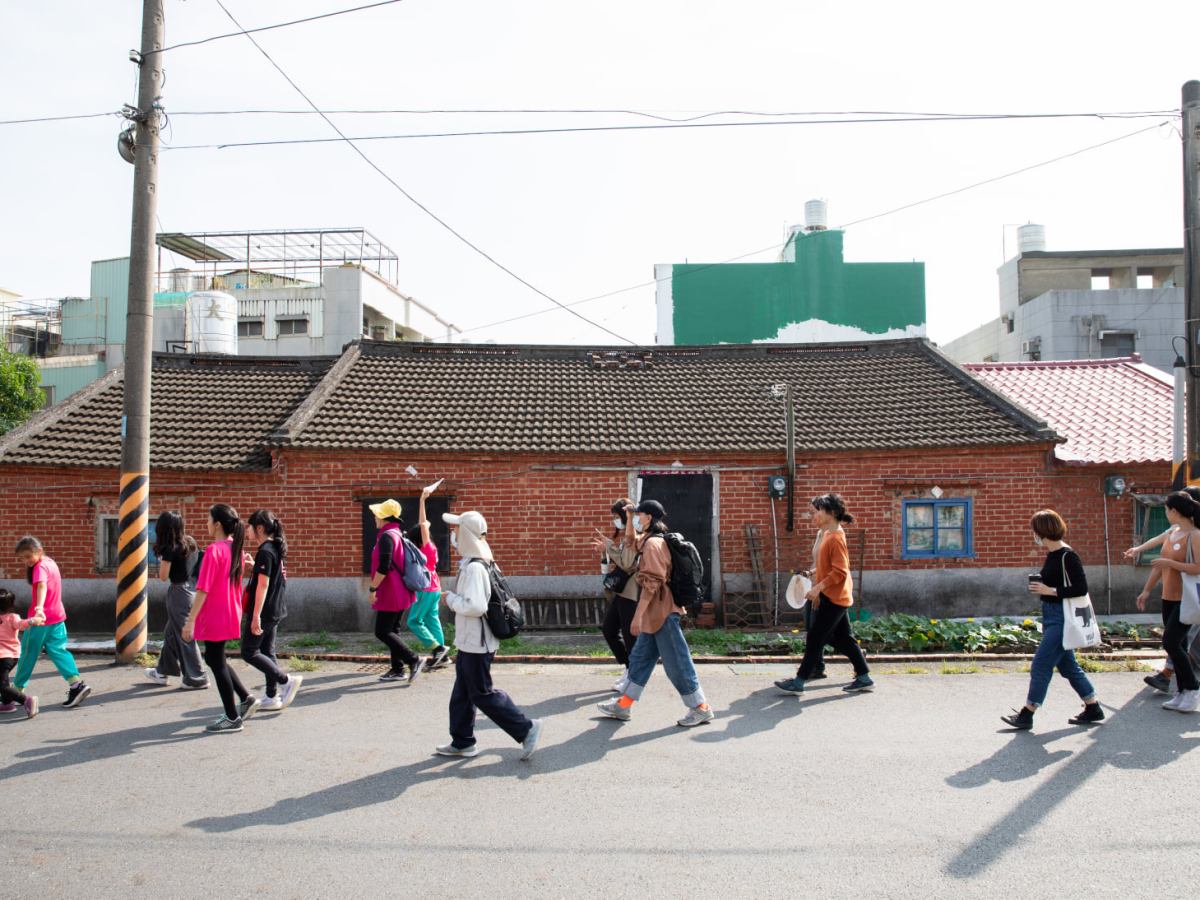 背對未來的記憶提問